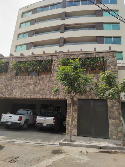 Madero (Cacho), Tijuana